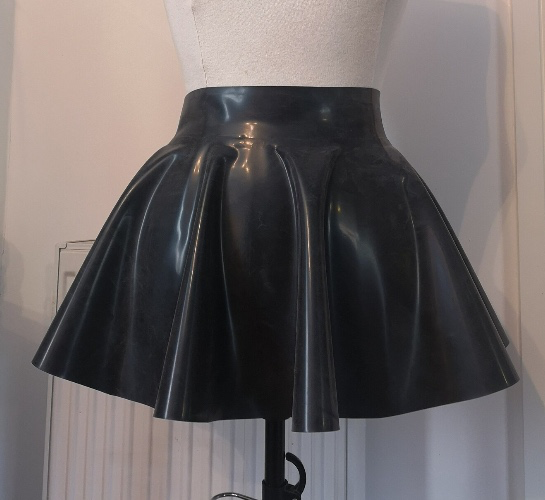 Latex skater skirt 
