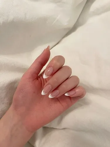 pay so i can get my nails done ♡ 