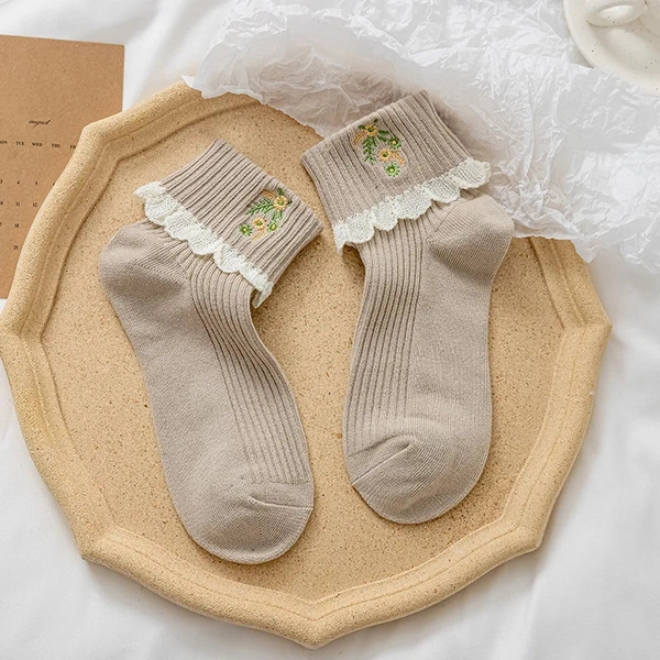 Cozy Cute Autumnal Socks (1 Pair) - Khaki / EUR 34-39 / CHINA