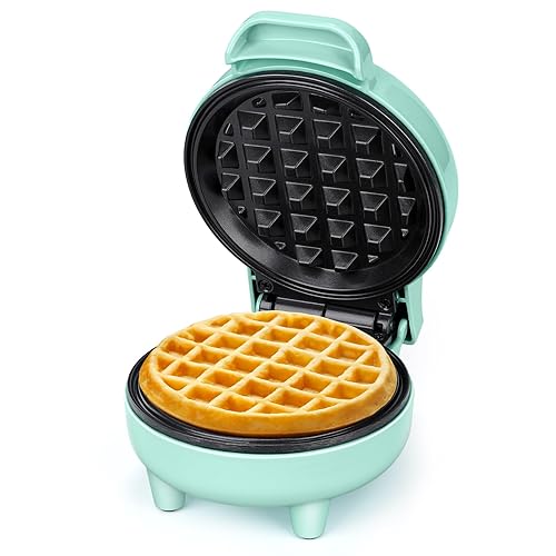 SNAILAR Mini Waffle Maker, 550W Waffle Iron