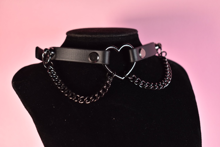 black heart choker made with biothane ( vegan )