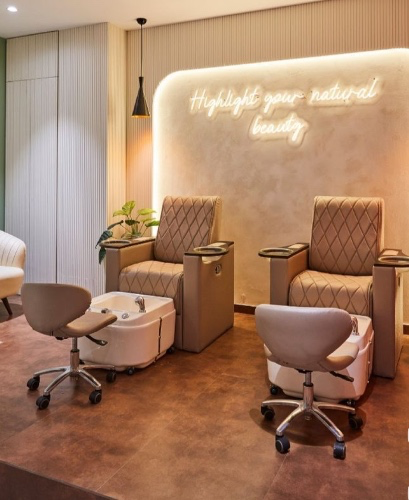 Nails or Pedicure 💅🏼🦶🏼