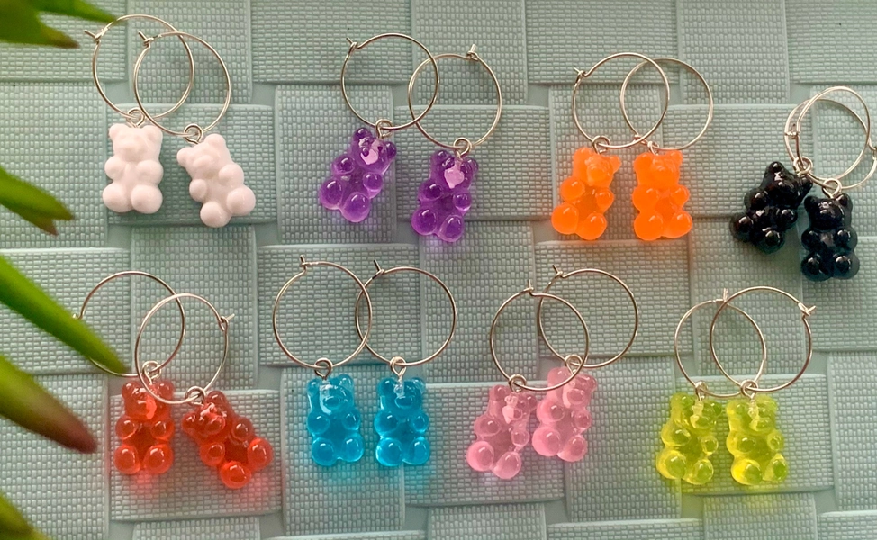 Gummy bear hoop earrings (Purple)