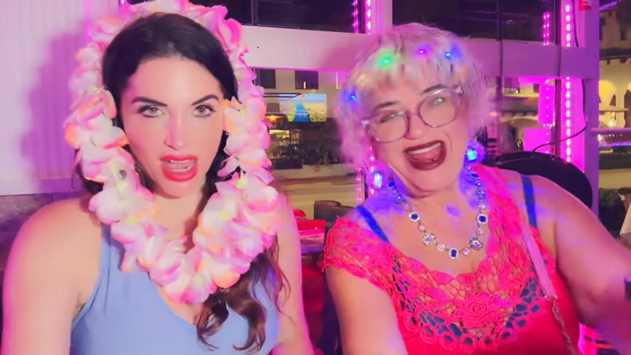 Elisa Giving Pickle A Great Life