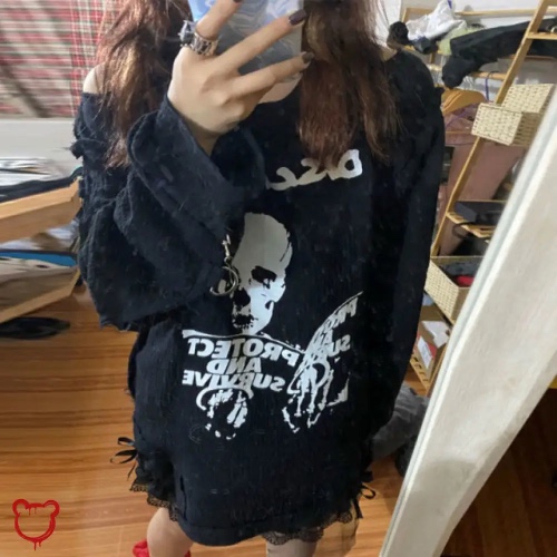 Skull shoulder sweater - Black / L