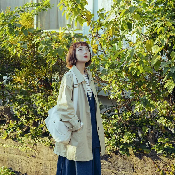 Mid-length design trench coat AWAWA