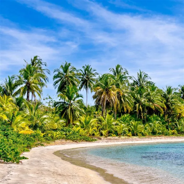 Rajskie plaże w cieniu wulkanów