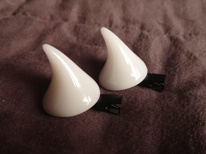 Clip on horns - Black