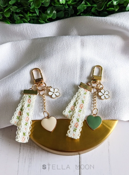 Ribbon Keychain, Enamel Sage Heart Bag Charm, Cute White Heart Key Accessory, Minimalist Airpod Key Ring, Flower Fabric Pattern, Gold Chain
