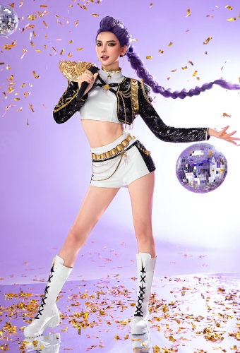 Make me a kpop Demon hunter 