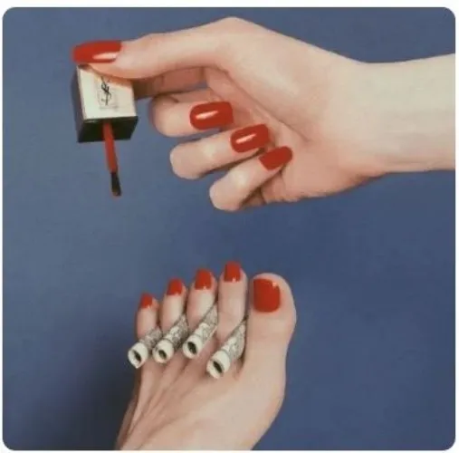 Manicure + pedicure