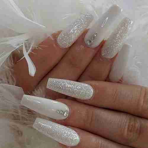 Nails- treat me to a fresh set 💅🏻