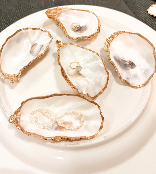 Gold oyster shell ring & trinket dish