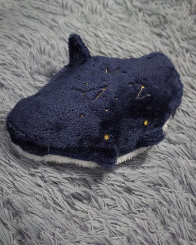 Yomi the Manta Ray plush pouch - Classic (navy)