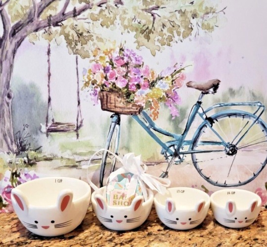 Rabbit measuring cups