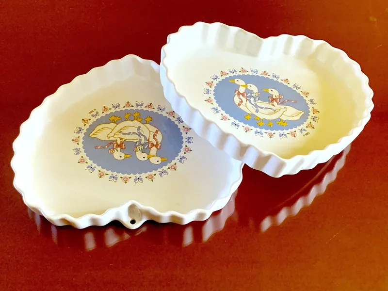 Heart Ceramic Oven Baking Dish Ribbon Geese Treasure Craft Wall Hanging Decor Kitchen Farmhouse Pie Plate Serving USA Country Barn Animal