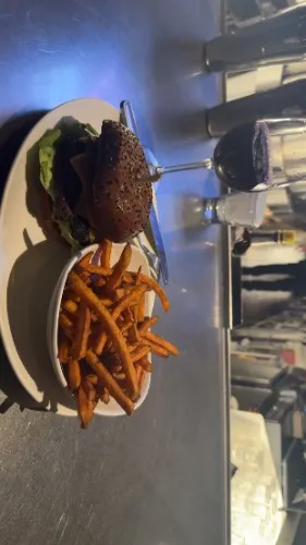 Dinner: Burger, Sweet Potato Fries, Pinot Noir (2)