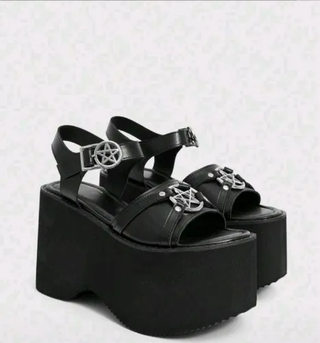 Chunky platform wedge