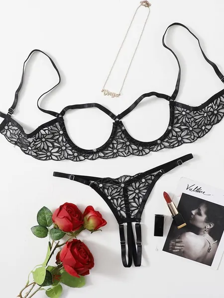 Besticktes Mesh Dessous Set mit Cut-Out und Bügel