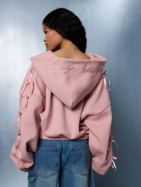 SUMWON WOMEN Kurzer Hoodie mit Schleifenärmeln, besticktem Logo und Reißverschluss vorne, Schleifen-Detail, Streetwear Lässig Athleisure für Herbst und Winter