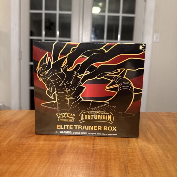 Pokémon TCG: Sword & Shield Lost Origin Elite Trainer Box ETB - NEW/SEALED