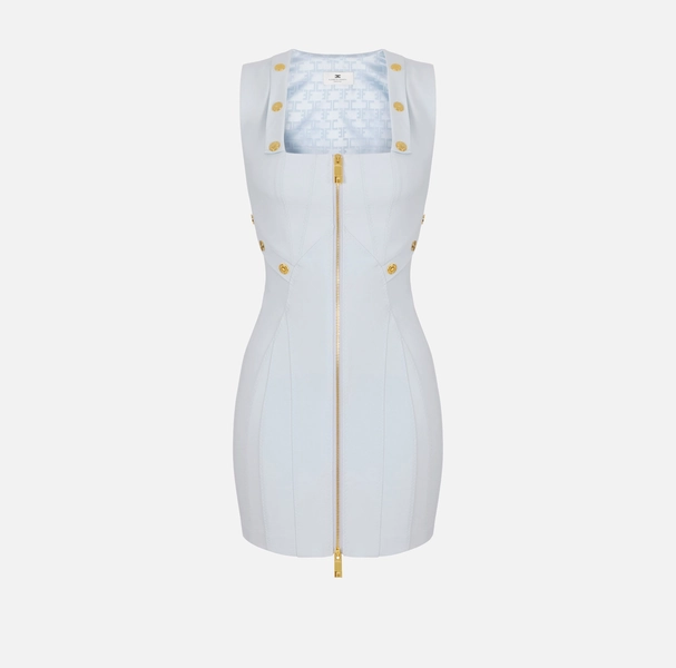 Jurk van dubbelelastische stof met decoratieve knopen