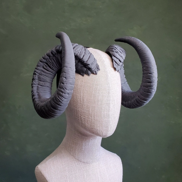 Kallista | Large Curled Horns
