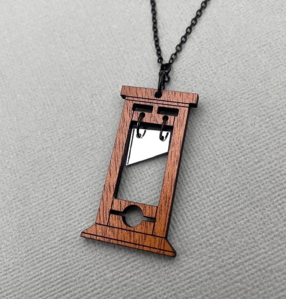 Guillotine necklace