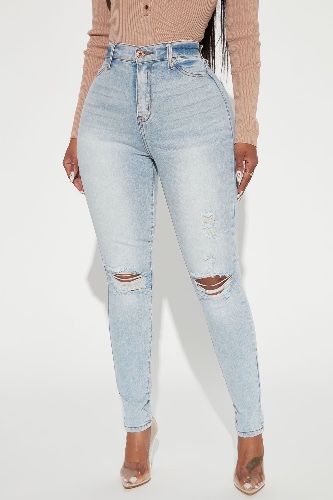 Turn' Heads Booty Lifting Skinny Jeans - Light Wash