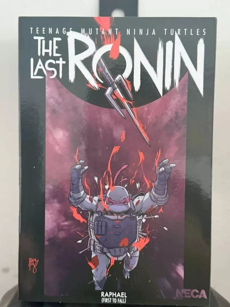 NECA TMNT Ninja Turtles The Last Ronin Ultimate Raphael 7" Figure In Hand