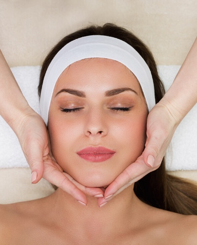 Glow Facial Beauty treatment 