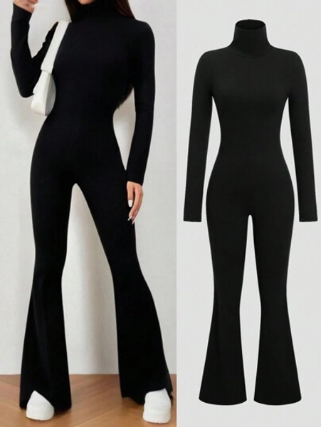 Flirla Schwarzer figurbetont geschnittener Jumpsuit mit Ausschnitt-Cutout und Weitung