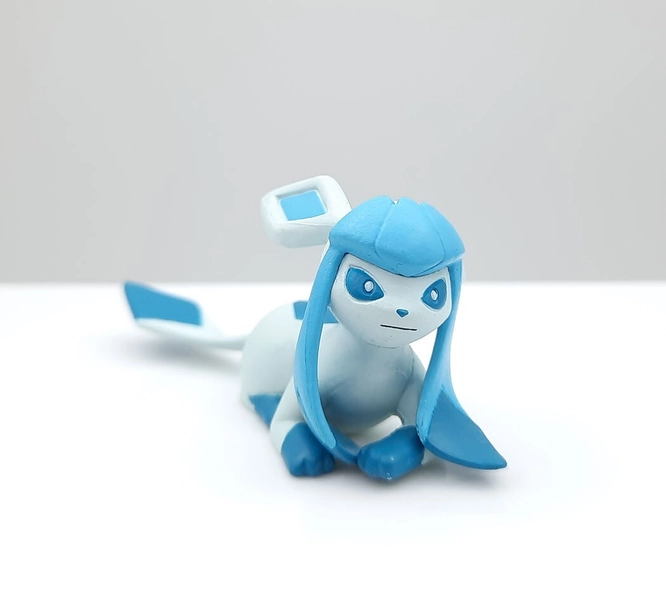 Pokemon Glaceon 2" laying gacha figure toy Ippai