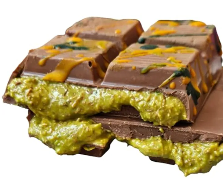 Dubai Chocolate Kunafa Pistachio, 7oz - 200 gr (Pack of 1), Creative Packaging With Ribbon, daily fresh shipment, Ideal Gift for all Occasions, Gulluoglu Chocolate Kunafa, 