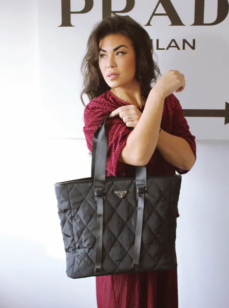 COASTLINE TOTE IN BLACK