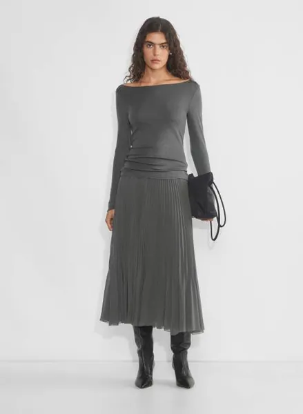 new twirl pleated skirt