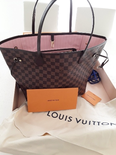 Louis Vuitton Neverfull MM Tote Bag