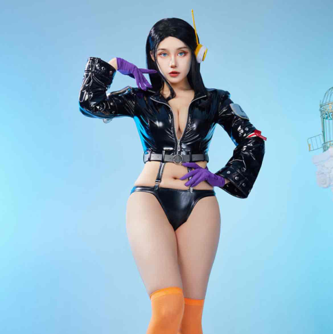 OP Robin Cosplay Costume Egghead Black Shiny Short Jacket and Panty with Gloves Socks