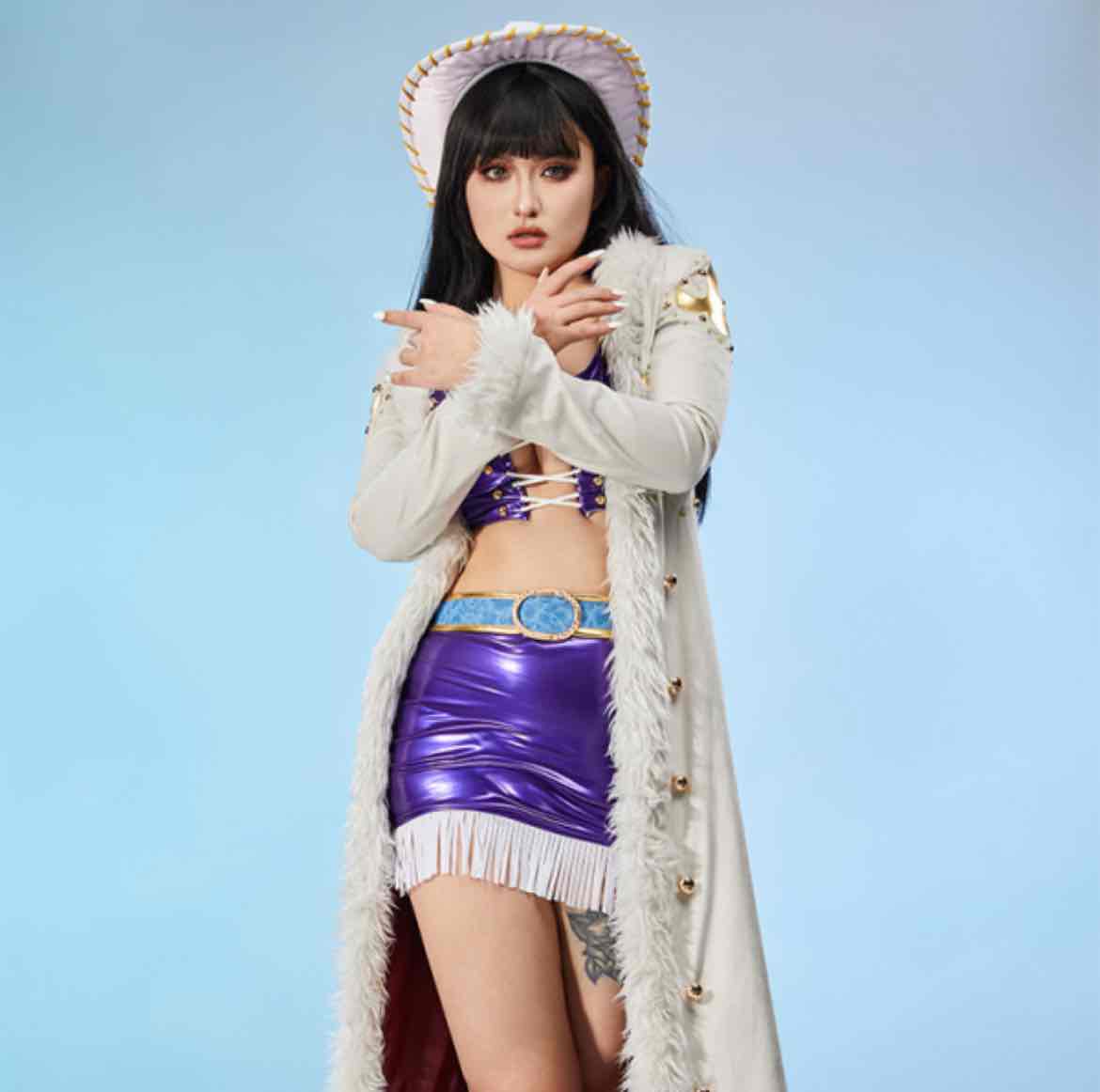 OP Robin Cosplay Costume Bra and Miniskirt with Long Coat and Hat