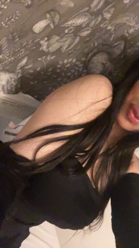 Initial giftt to your Queen 😍