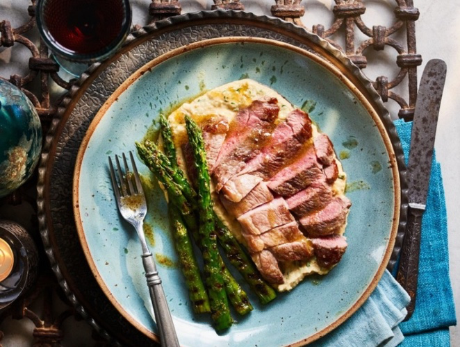 throne.com Dinner for goddess