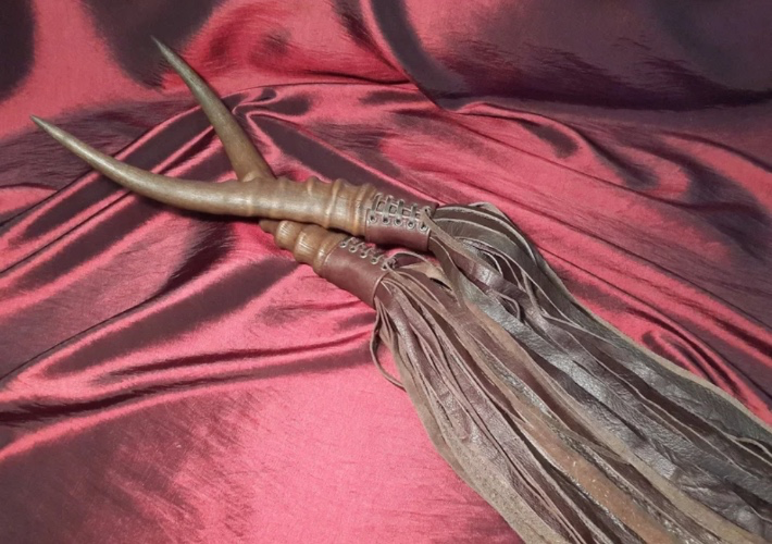 Pair of horn floggers