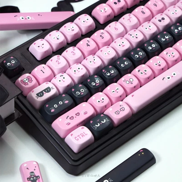Pastel Goth Piggy Keycaps Set