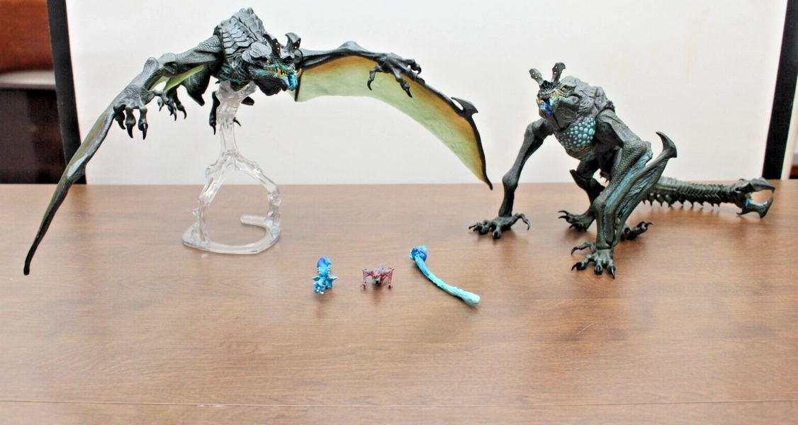 Neca Pacific Rim Otachi Land and Flying versions loose complete