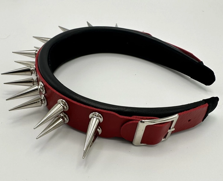 Hiuspanta pitkillä niiteillä, punainen