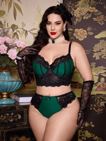 SHEIN PinupGlam Plus Contrast Lace Underwire Bra & Panty Lingerie Set