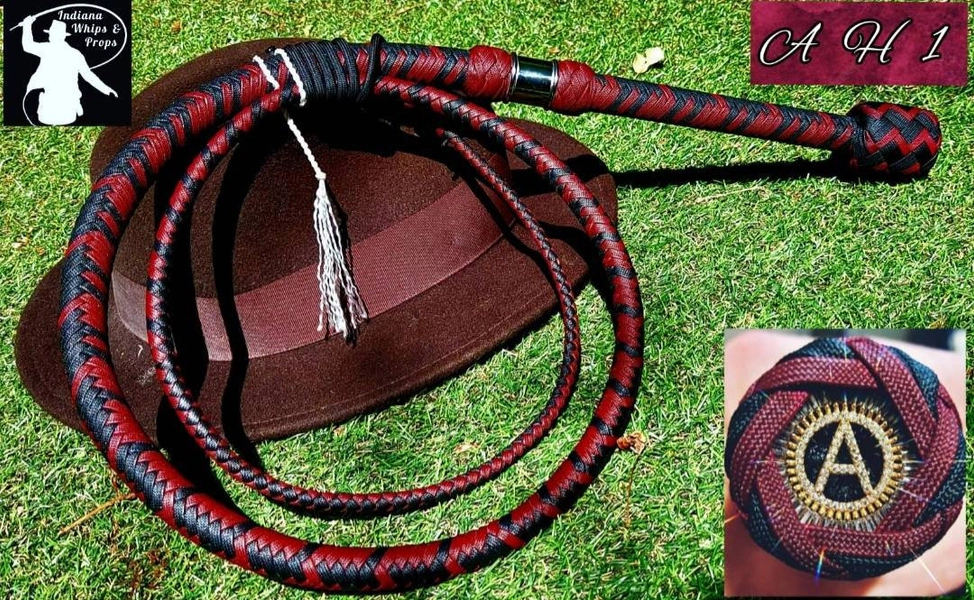 The AH 1 5ft Paracord Bullwhip, chrome collar and diamonti A in heel