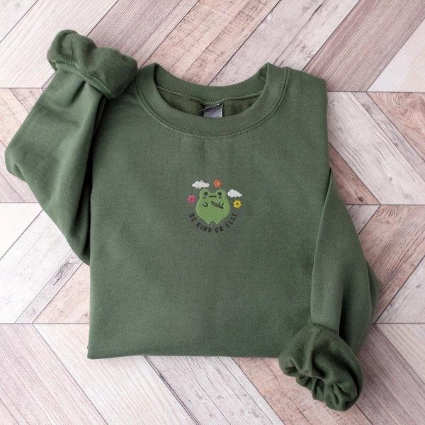 EMBROIDERED FROG Sweatshirt, Be Kind FROG, Retro Frog Tshirt, Funny Frog Shirt, Cottagecore Froggy sweatshirt, frog lover sweatshirt
