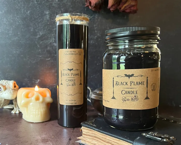 Black Flame Candle, Wooden Wick, 100 % soy candle, Fall, Pumpkin, Chai Spice, autumn, phthalate free, Halloween, American Made, watch party