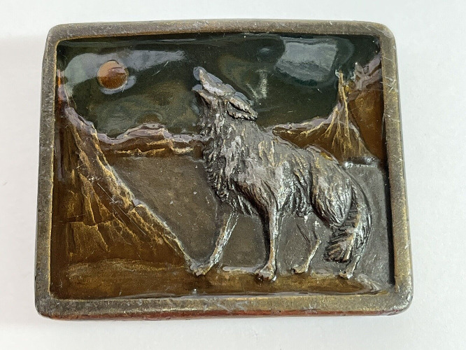 Vtg 1976 Indiana Metal Craft H97 Howling Wolf Brass Enamel belt buckle ***READ